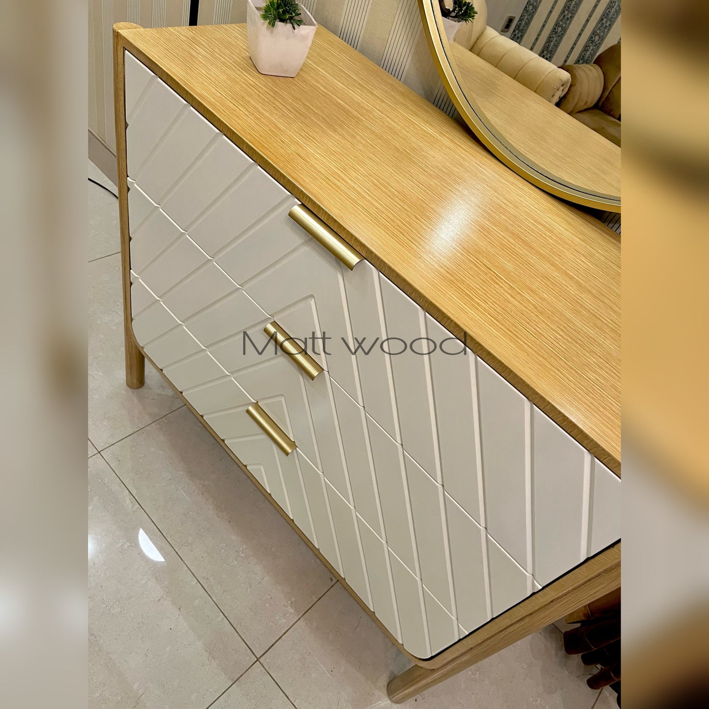 Artisan chester console