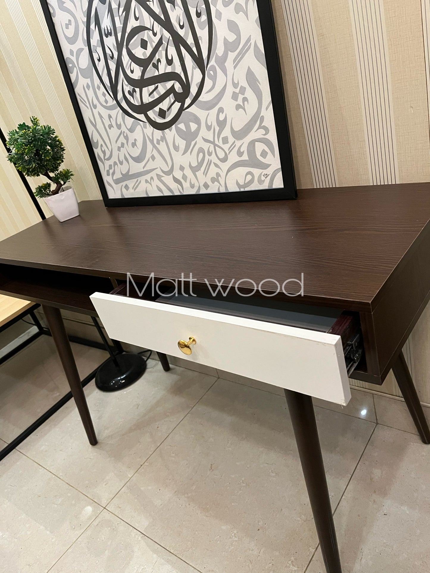 Mantu study table