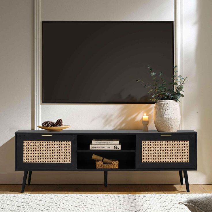 Oregon rattan tv rack