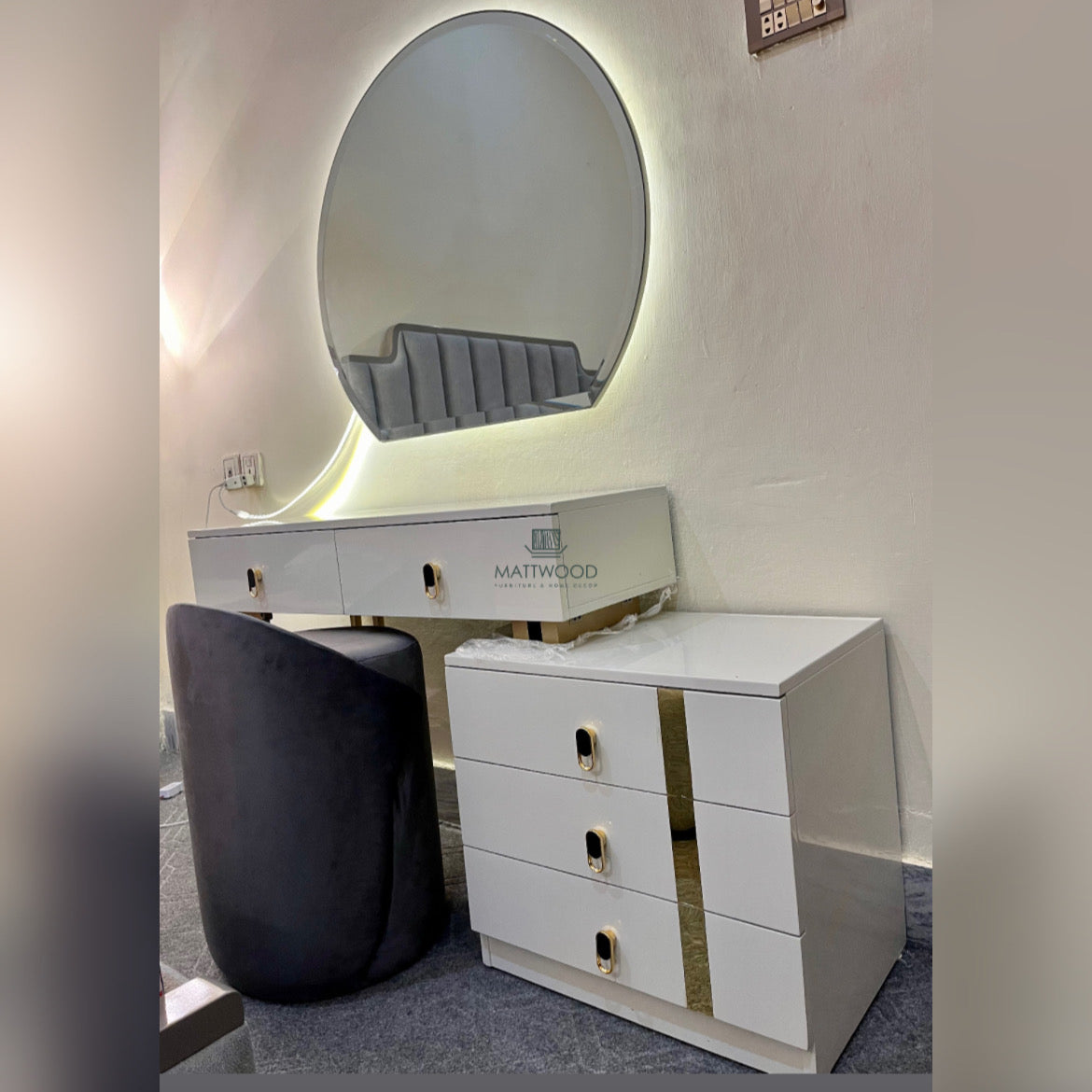 Royal makeup vanity