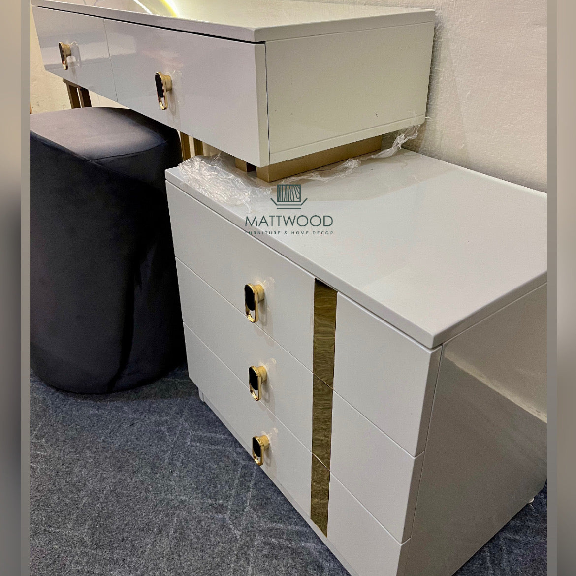 Royal makeup vanity