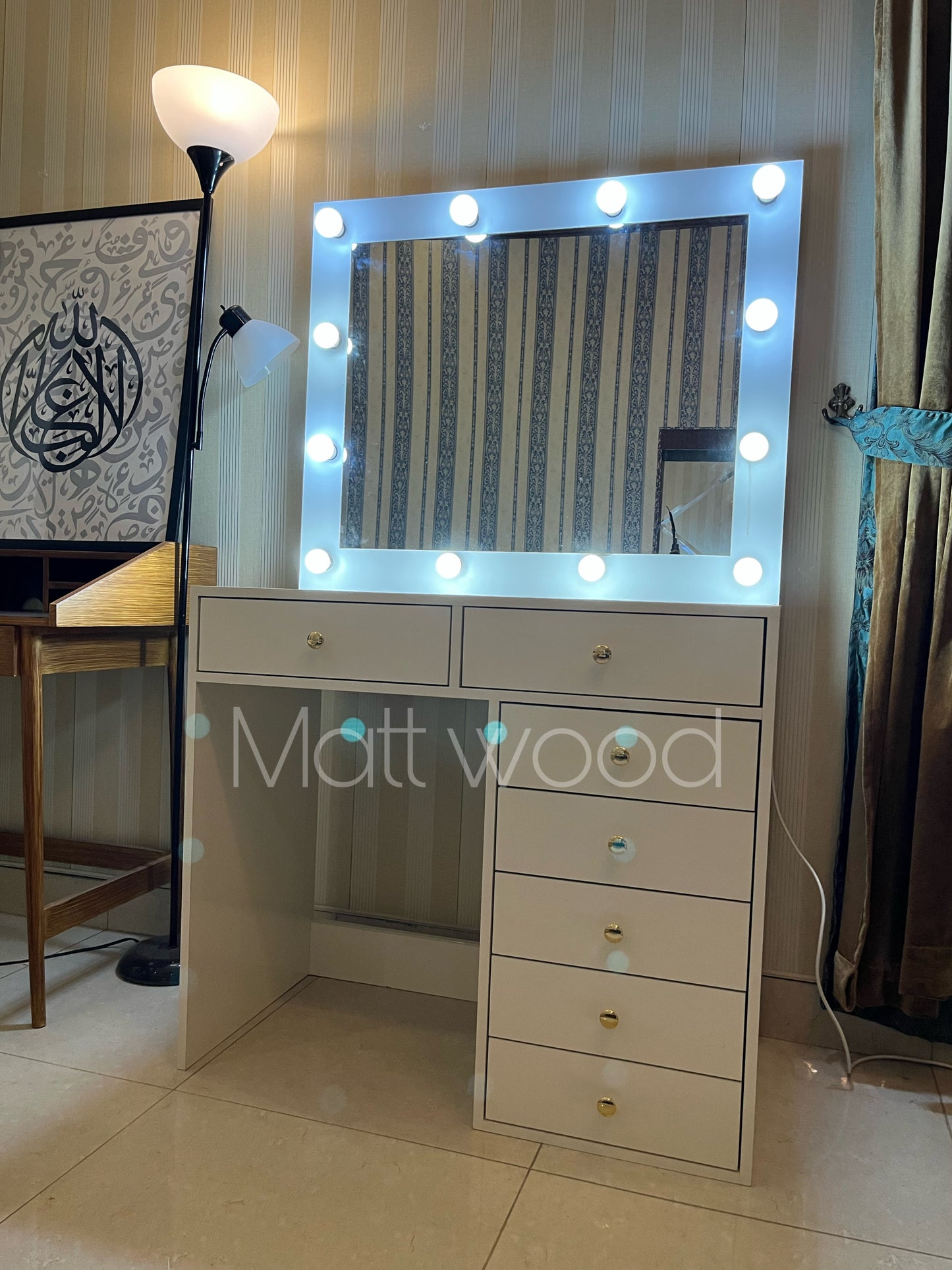 Queen makeup vanity
