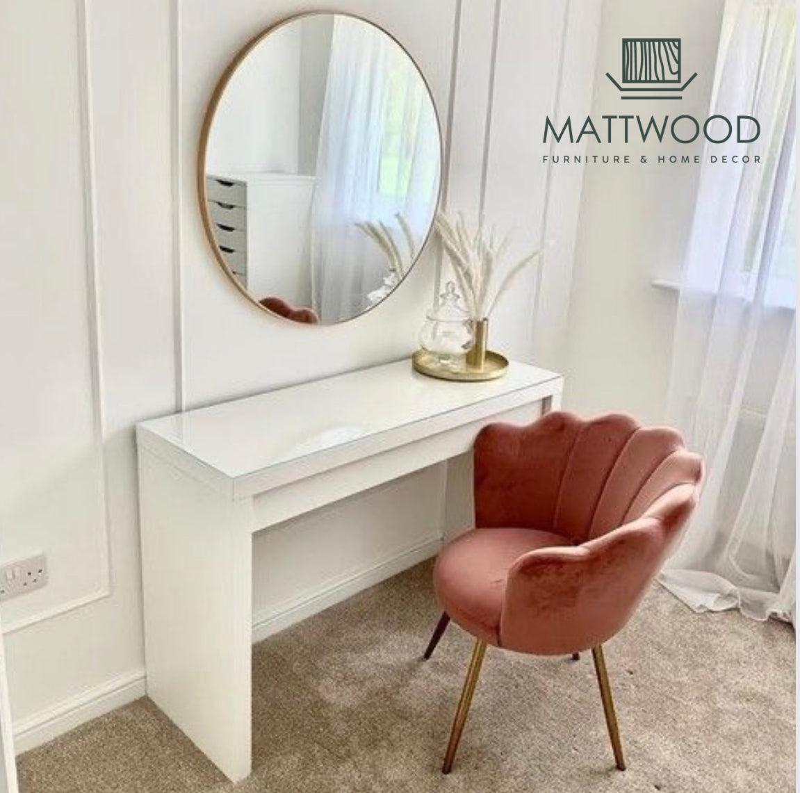 Savon Makeup vanity