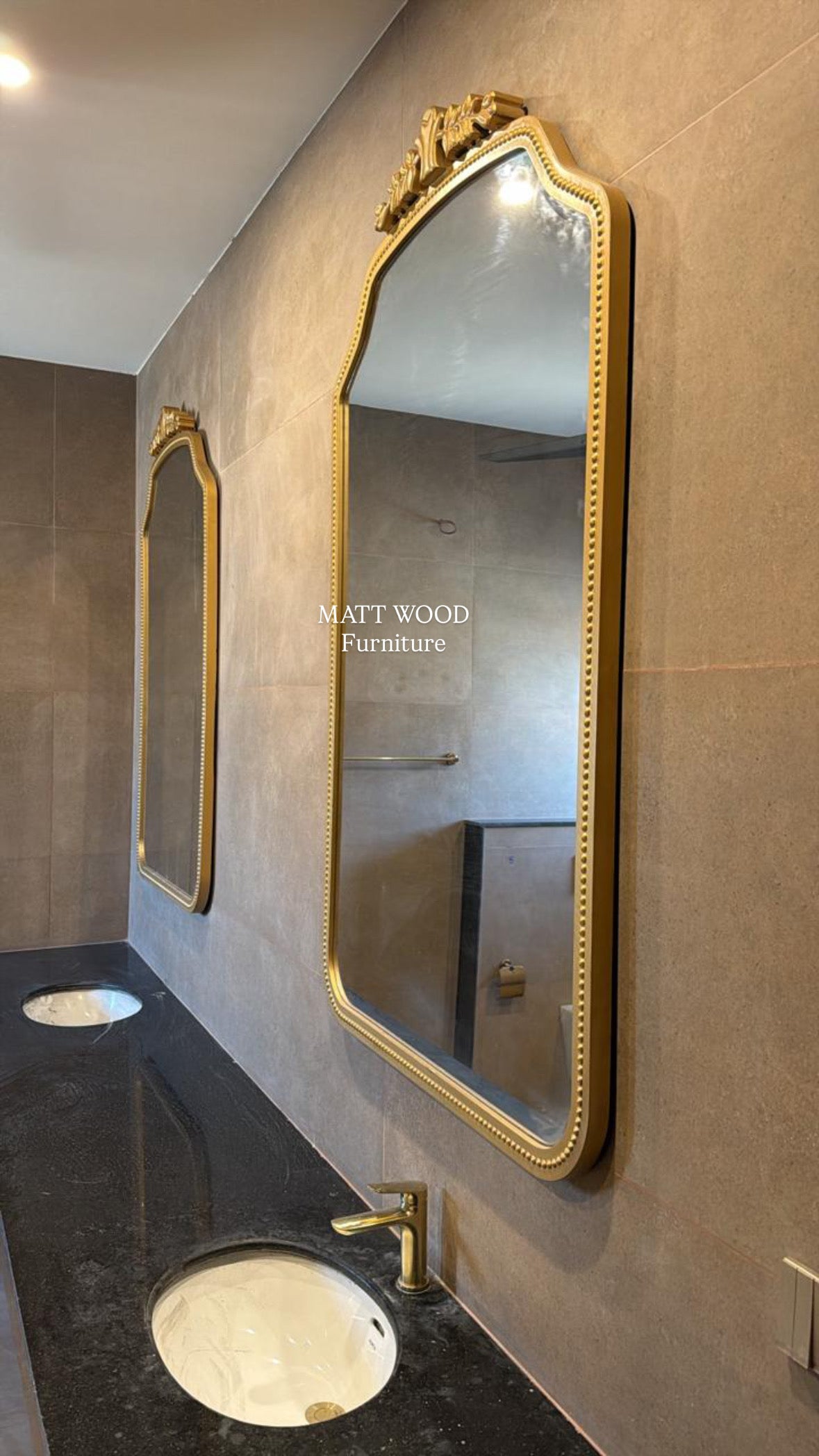 Royal mirror