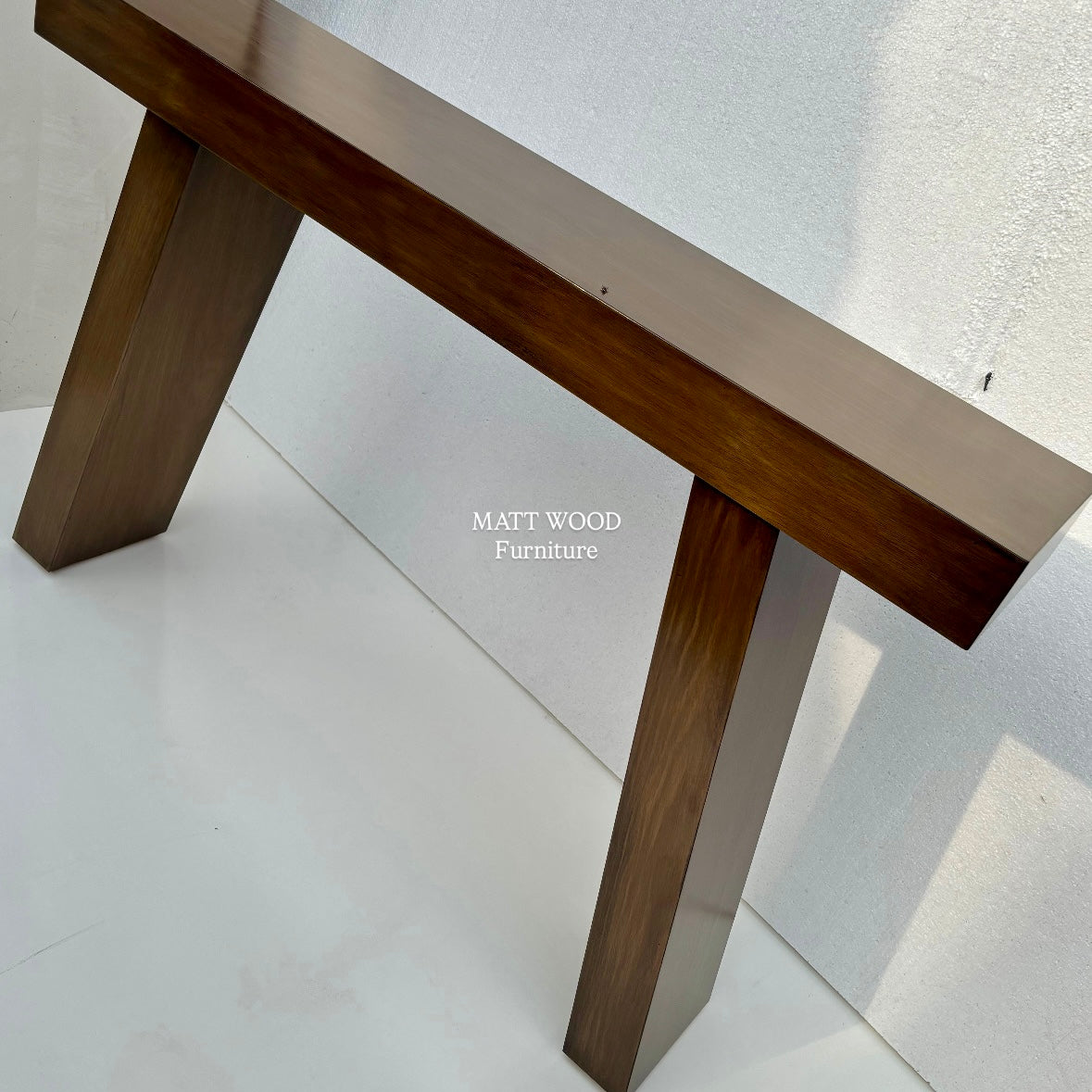 Urban table console