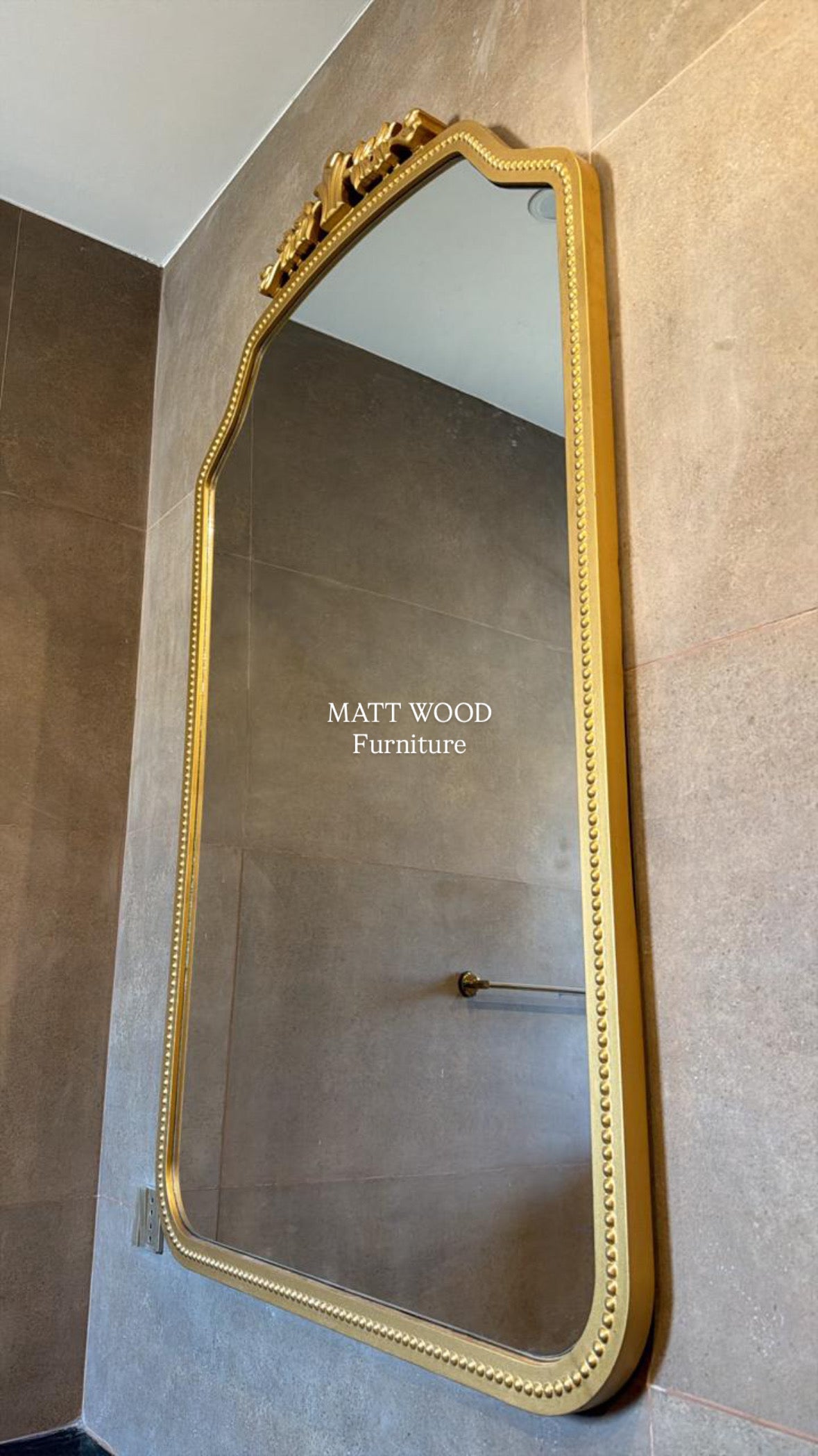 Royal mirror