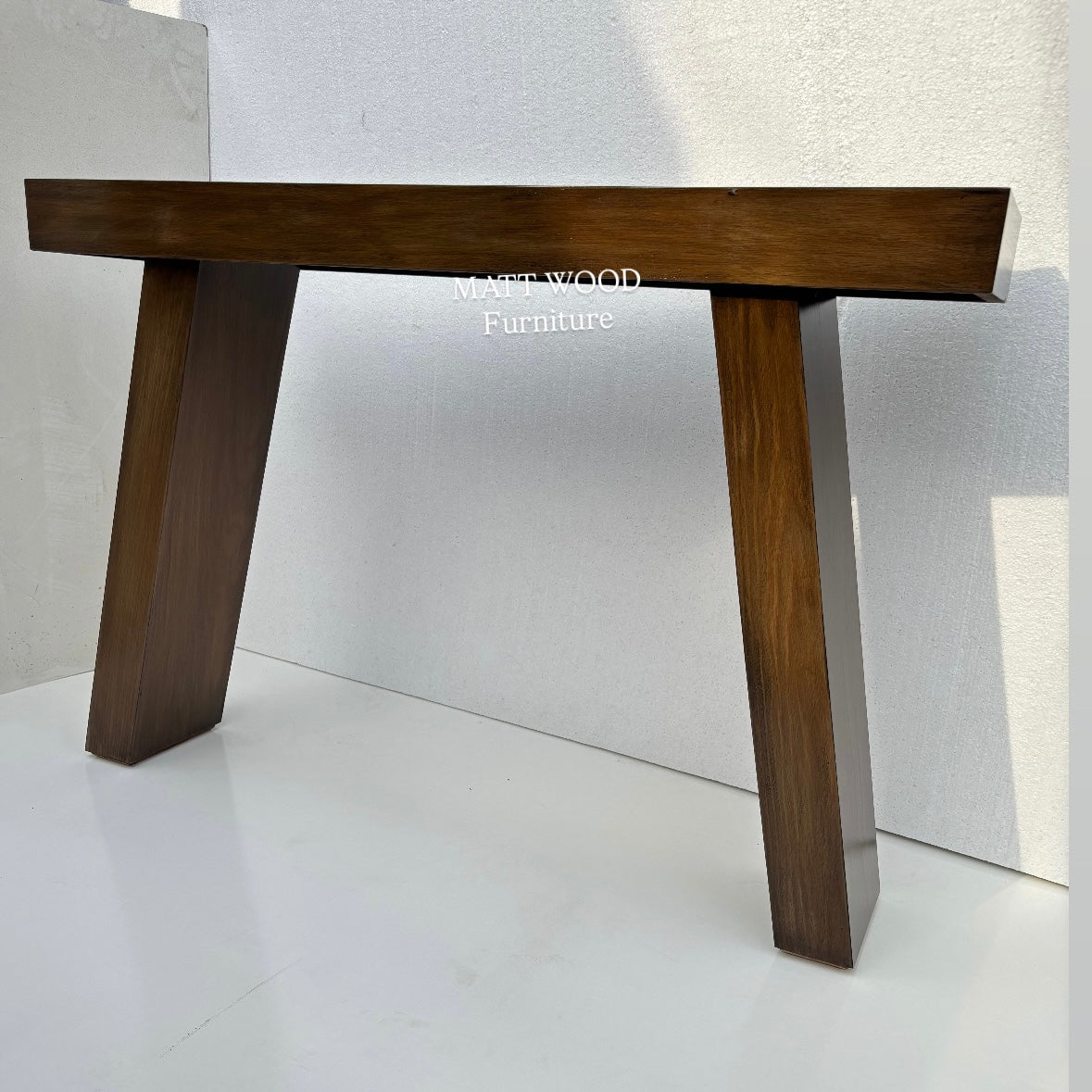 Urban table console