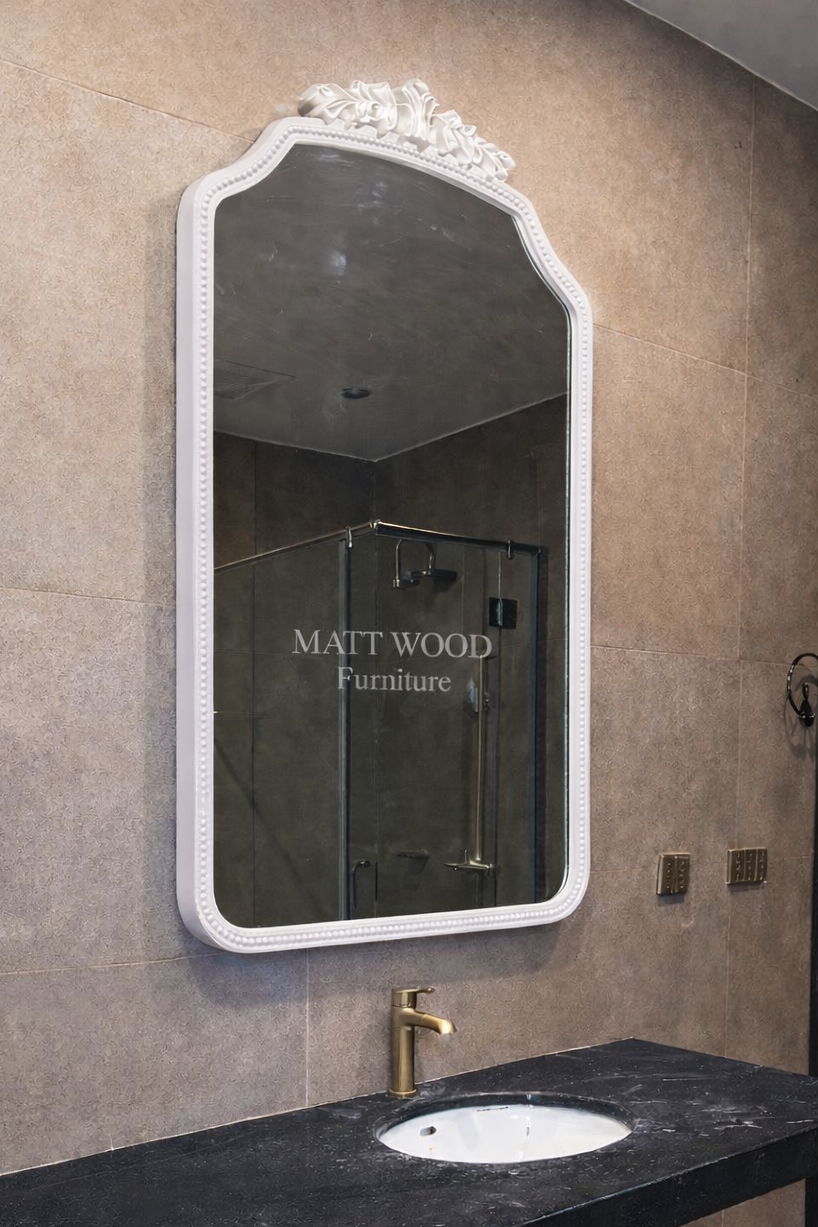Royal mirror