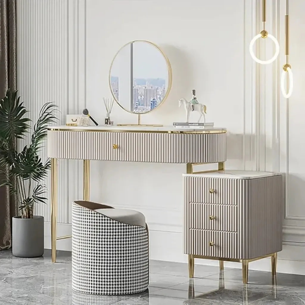Navera makeup vanity
