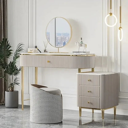 Navera makeup vanity